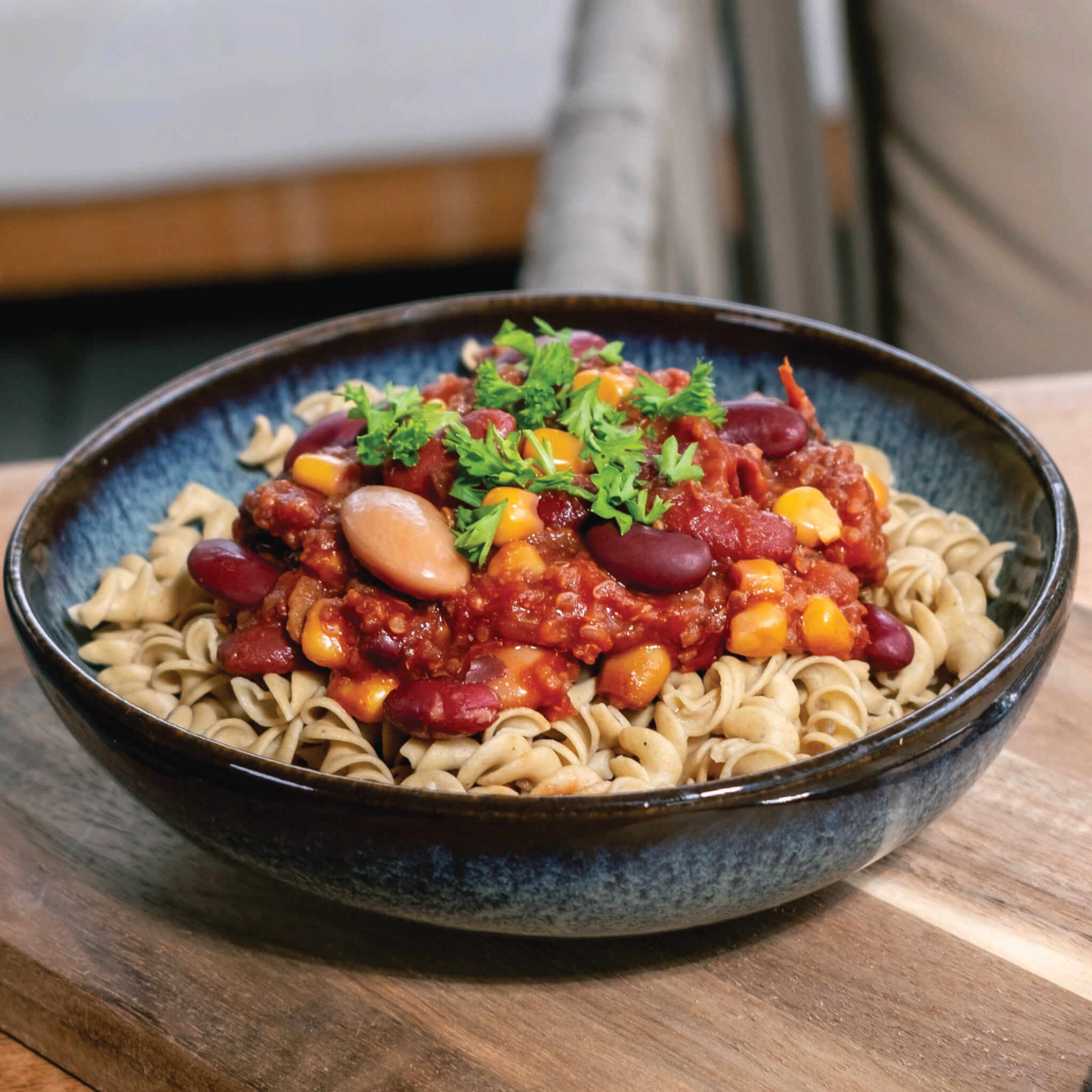 mudda-pastaso-en-bio-chili-con-vegane-mit-quinoa-mild image 2